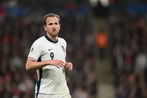 التهديف وحده لا يكفي.. كين يحدد الطريق للفوز بالكرة الذهبية